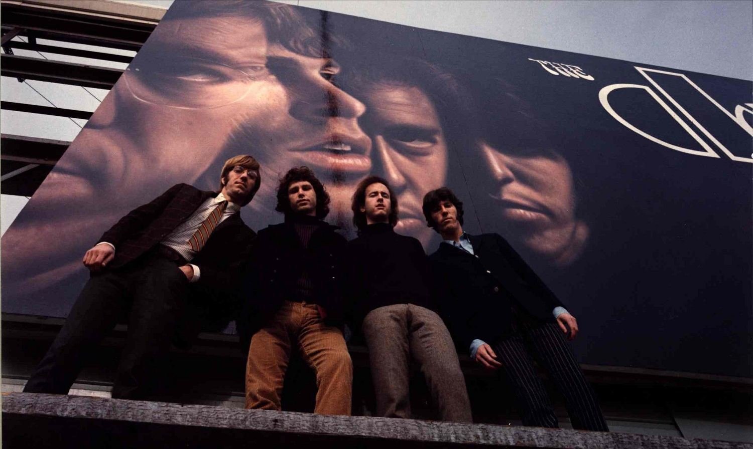 Caras  Morreu Ray Manzarek, teclista dos The Doors