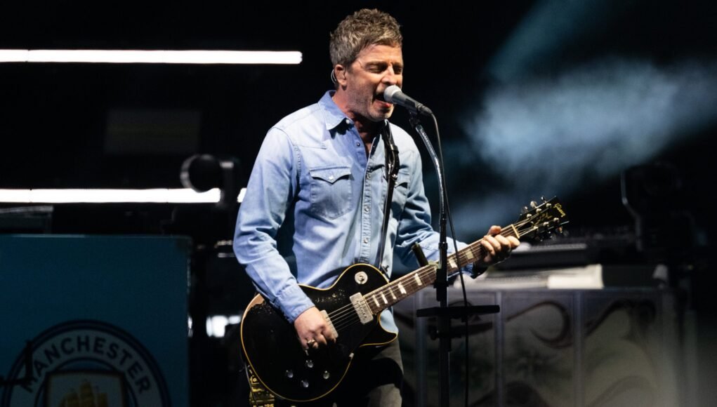 Noel Gallagher Gibson Oasis Live 2025