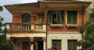 a mulher da casa abandonada